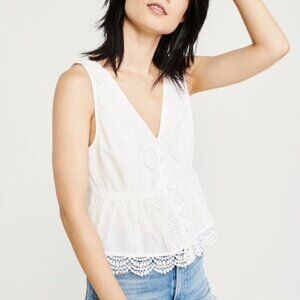 Abercrombie + Fitch white crochet lace cropped tank size medium